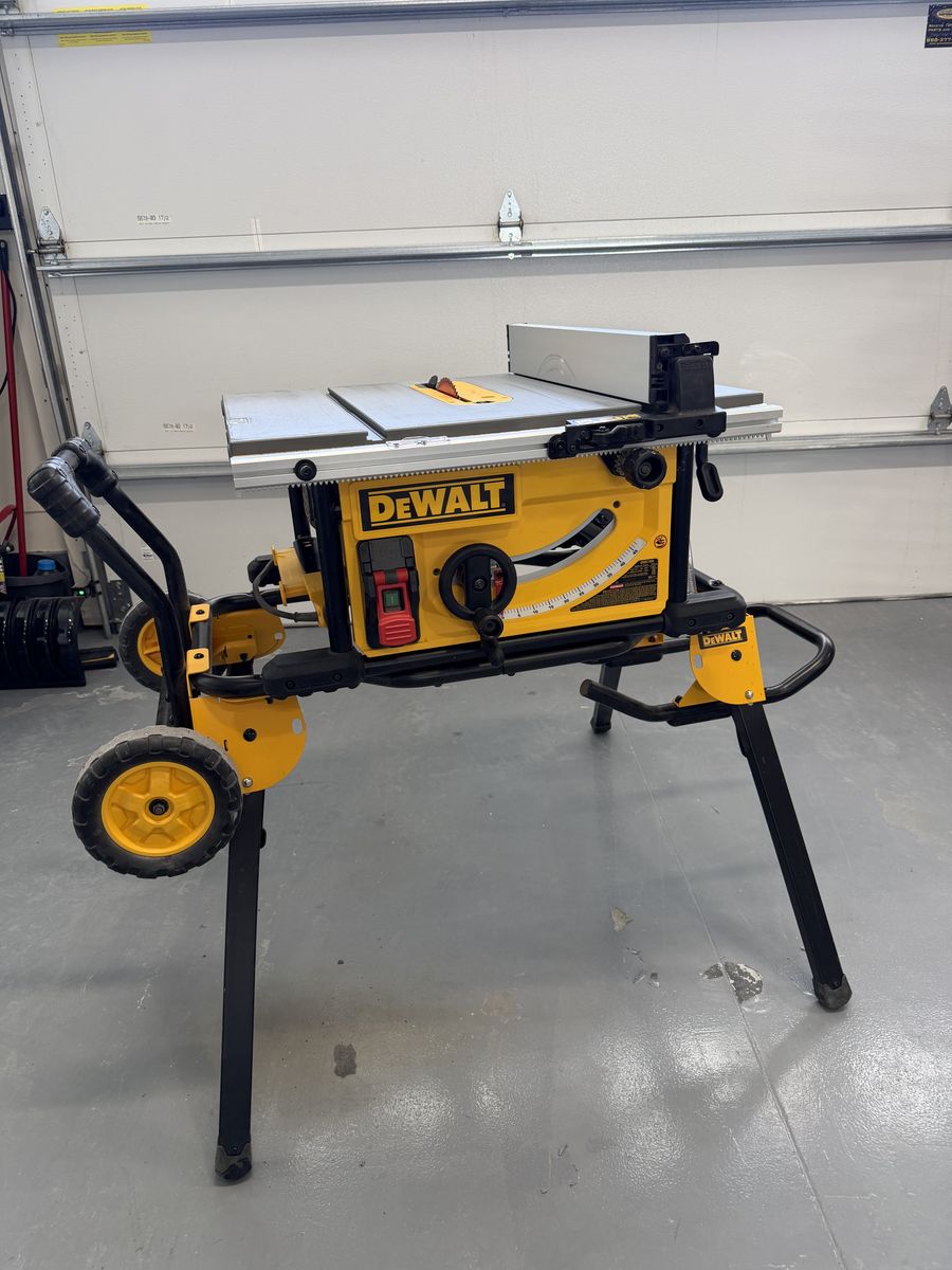 Dewalt 10 in. Job Site Table Saw with Rolling Stand