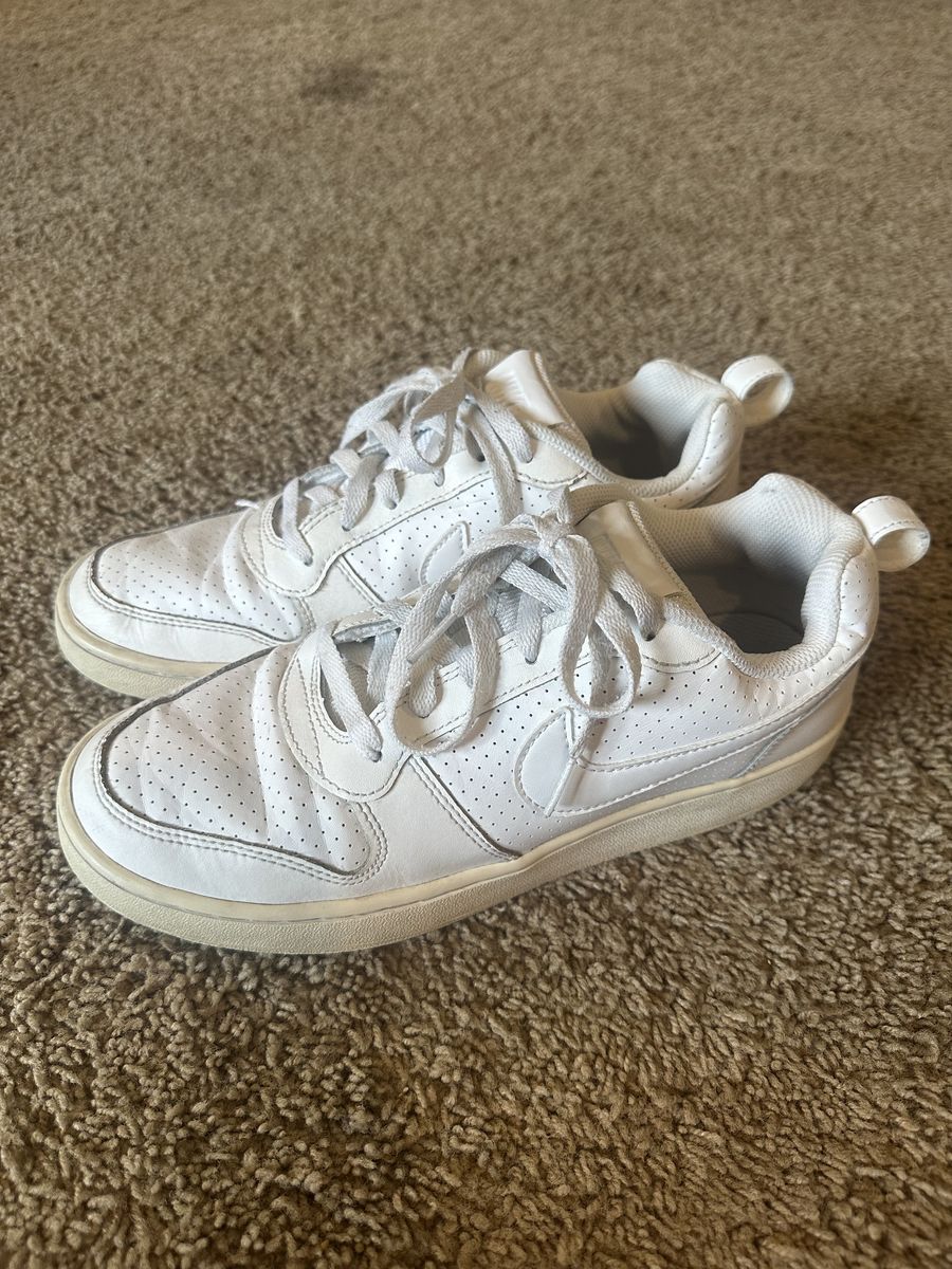 White Nike Shoes 8.5 Womens
