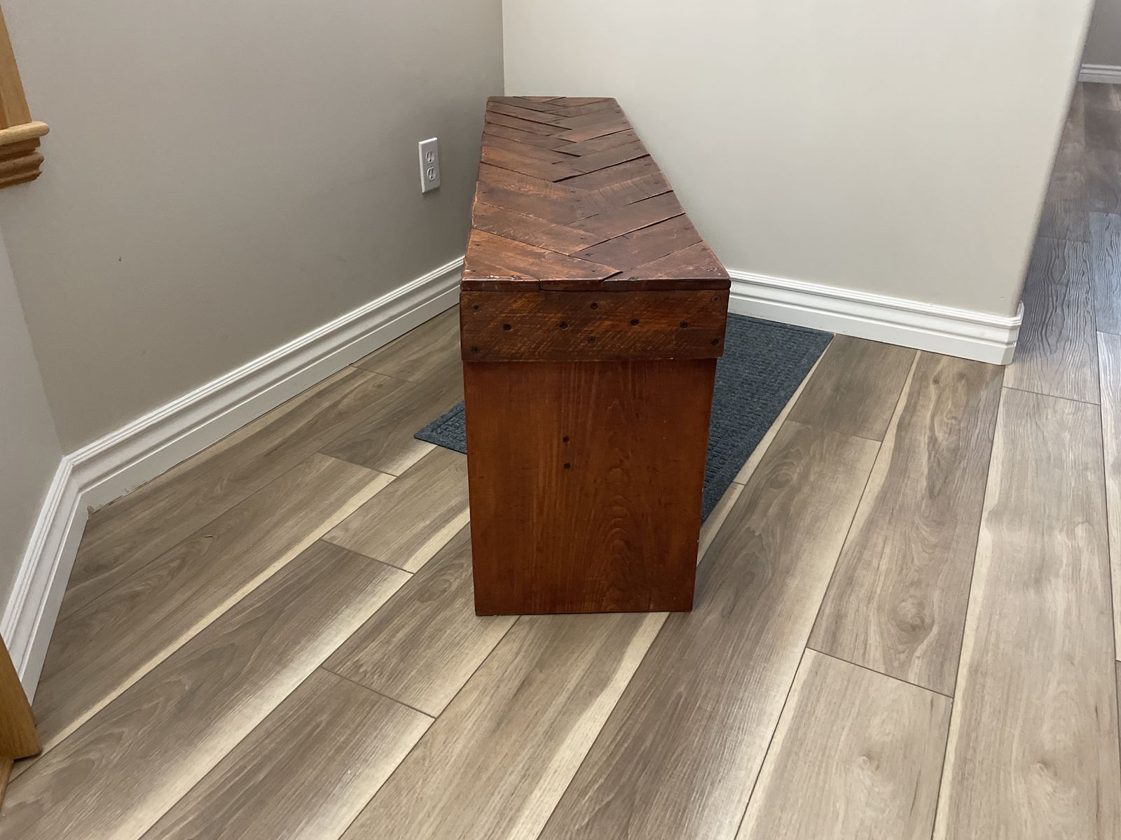 Main image 3