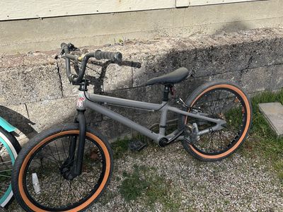 Kid pump track bike