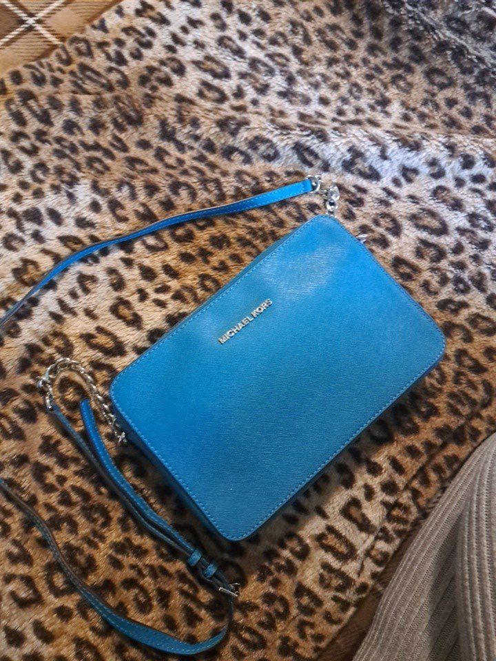 Almost new crossbody
