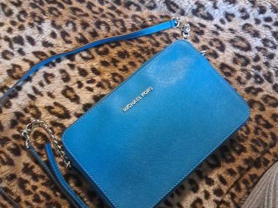 Almost new crossbody