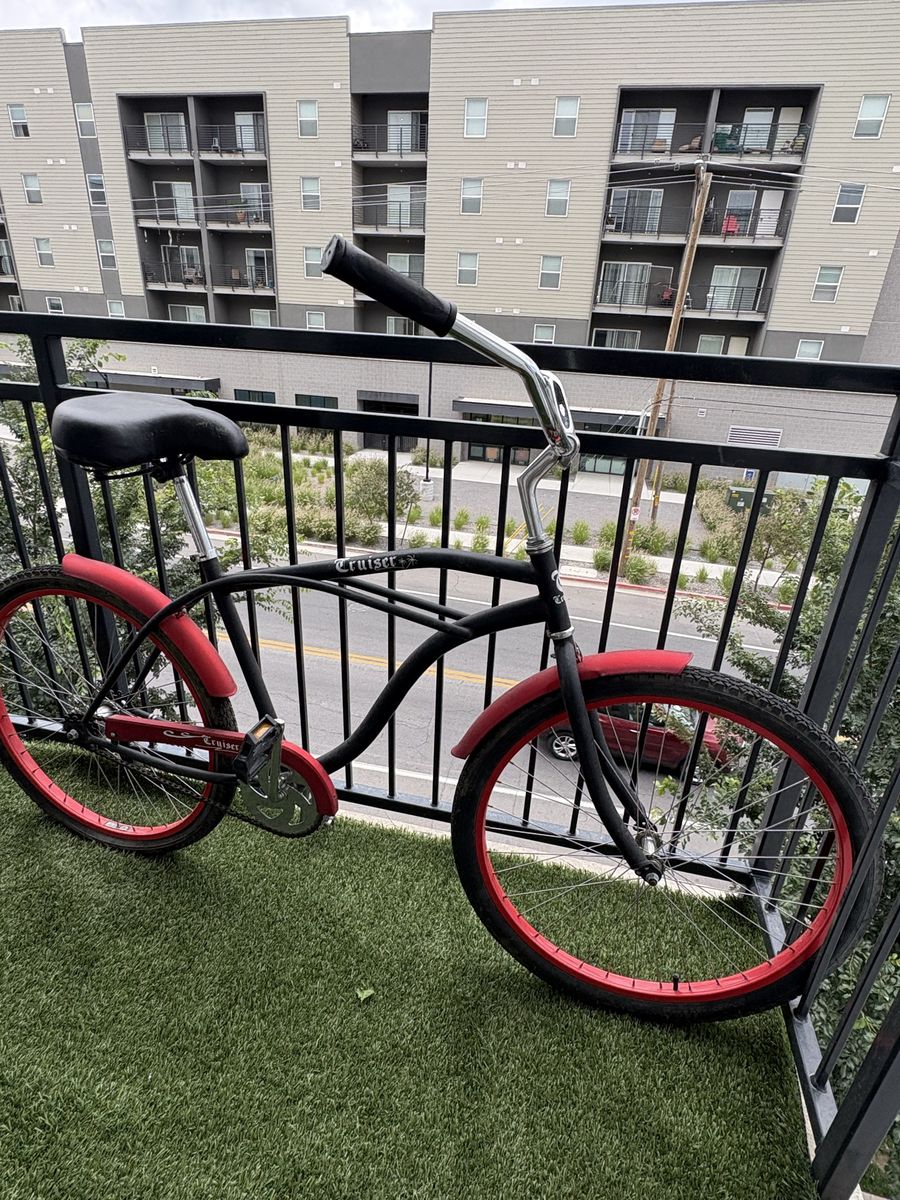 Cruiser Bike, Black & Red Single-Speed, Flat Rear Tire