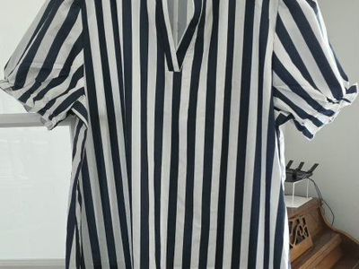 Plus Size 2XL Blue and White Striped Short Sleeve Dress with Button Back runs small fits more like XL-1XL