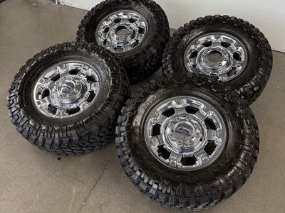 LIKE NEW 6.4 F350 King Ranch OEM 18in/ 35x12.50r18