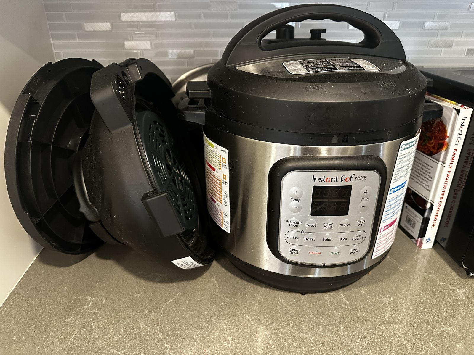 Instant Pot Duo Crisp + Air Fryer 11-in-1 Pressure Cooker 8 Quart - Stainless Steel/Black