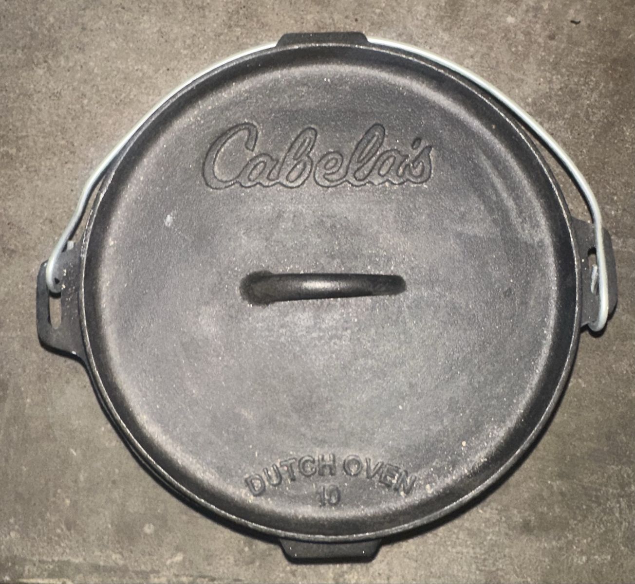 Cabela's Cast Iron Dutch Oven, Size 10