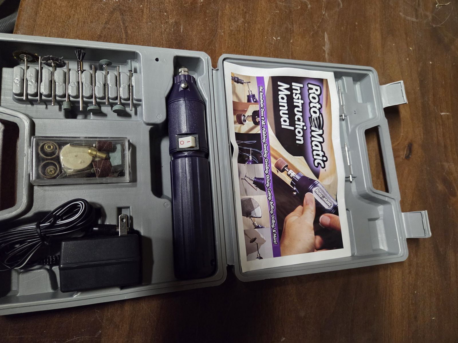 Dremel tool-new-never used(includes all attachments)