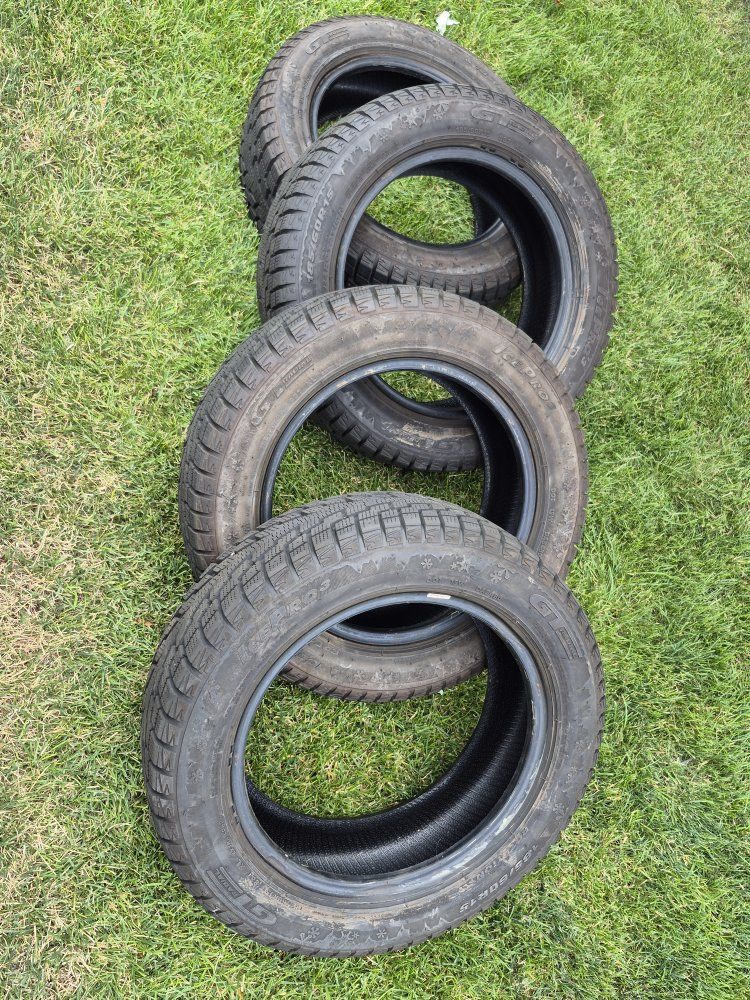 Set of 4 GT Radial Champiro IcePro 3 Winter Tires - 185/60R15 88T