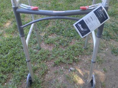 DRIVE MEDICAL WALKER