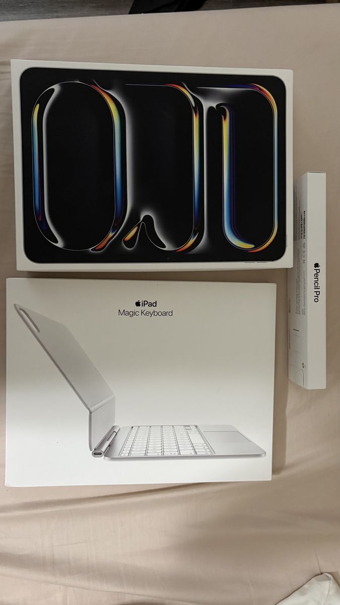 Apple iPad Pro 11-inch (M5) Wi-Fi 256GB with Magic Keyboard and Pencil Pro