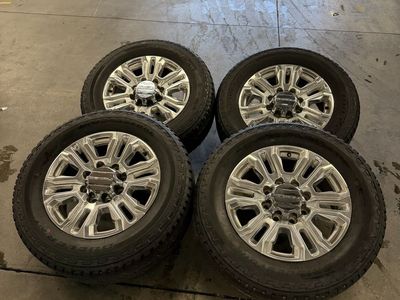 2022 gmc Denali OEM 20in wheels/ 275/65/20 tires