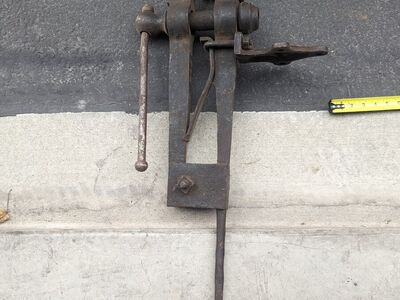 Blacksmith Post Leg Vise
