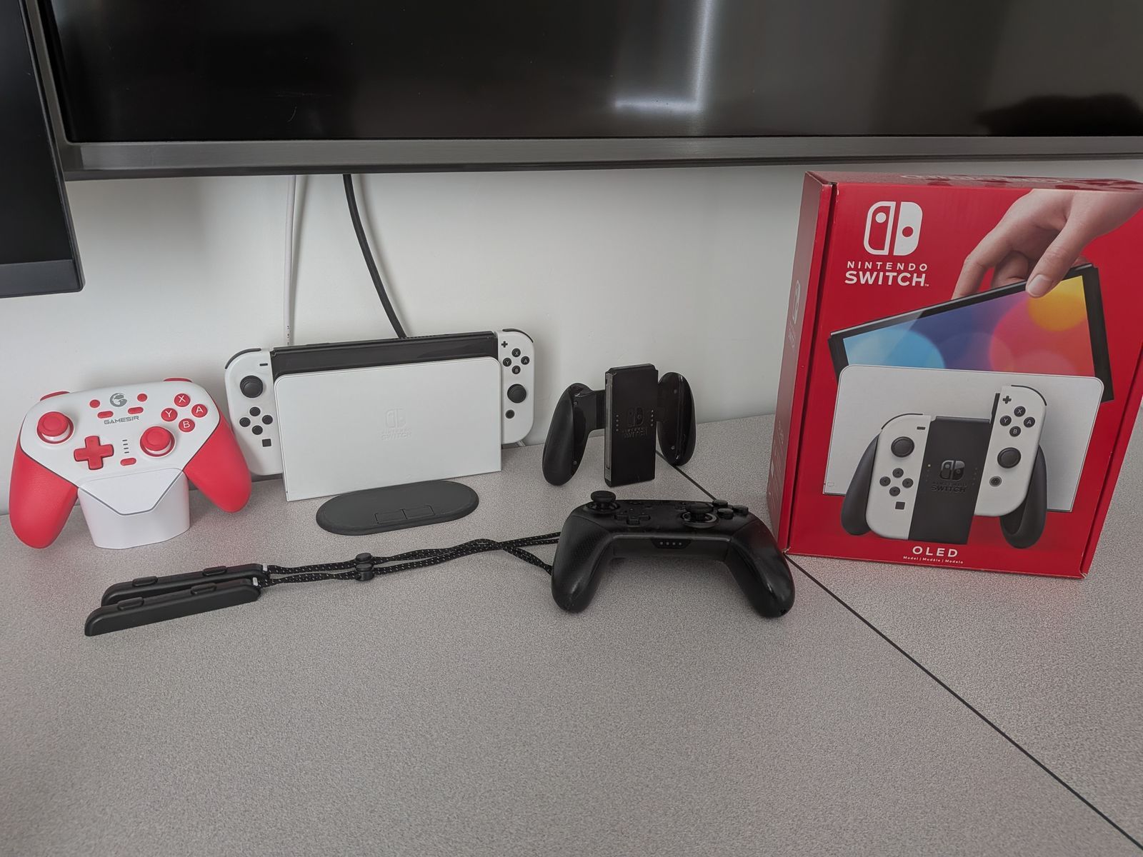 Mint Nintendo Switch OLED White Bundle + Pro Controller + programmable controller