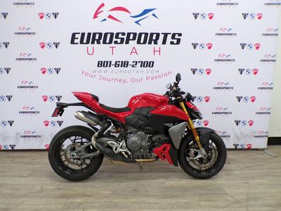 2025 Ducati STREETFIGHTER V2S