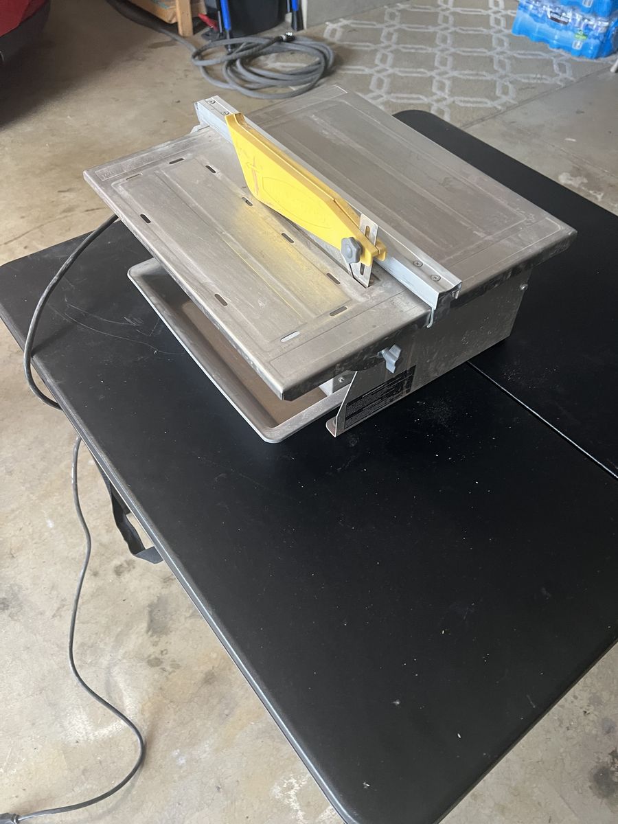 Tile saw