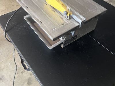 Tile saw