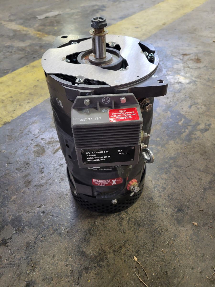 C.E. Niehoff & Co. 28V DC Engine Accessory Generator — Part No: R0078471