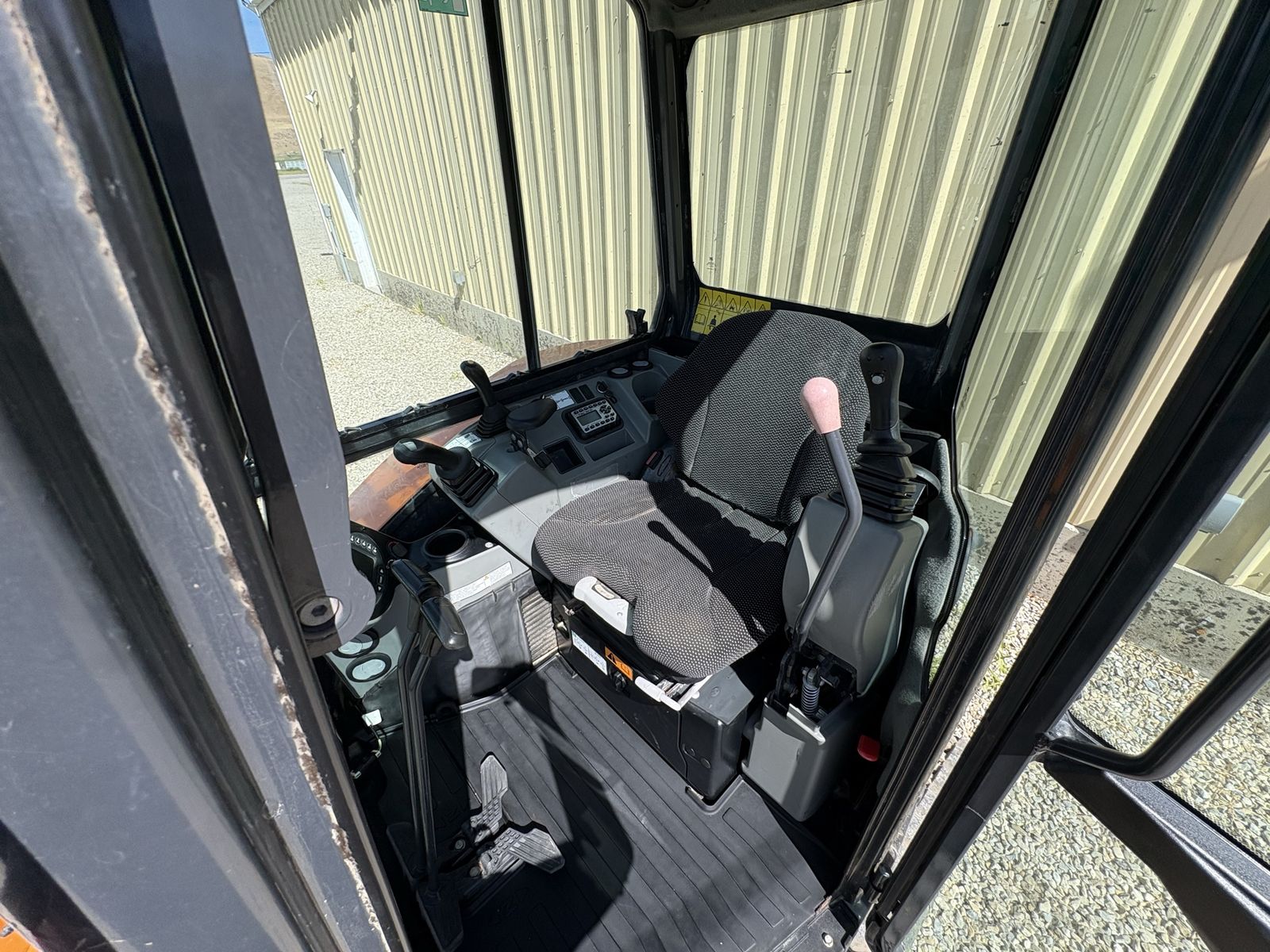Main image 6