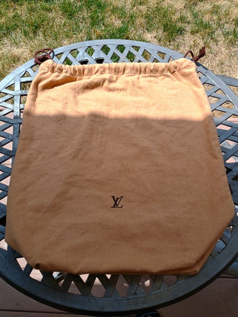 Main image 3