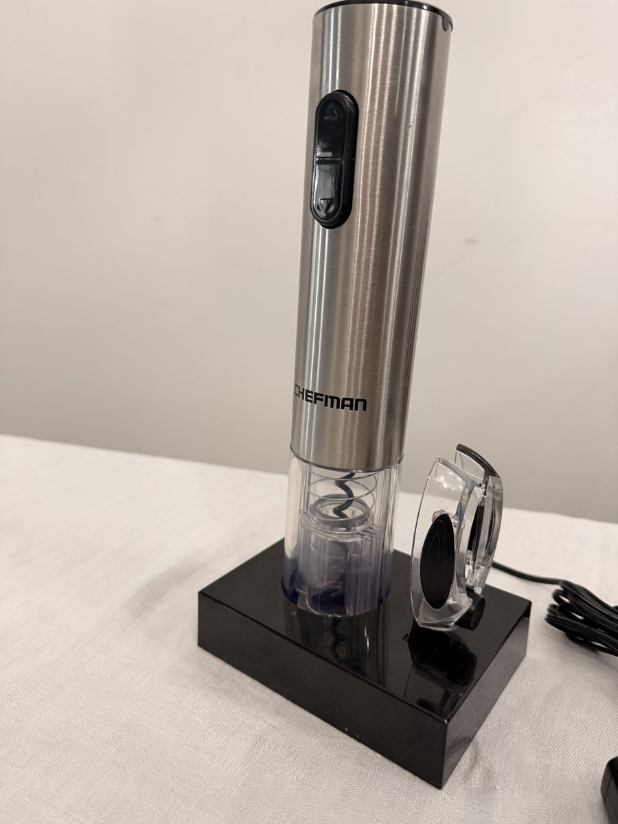 Electric Wine Opener $8 used once for Christmas