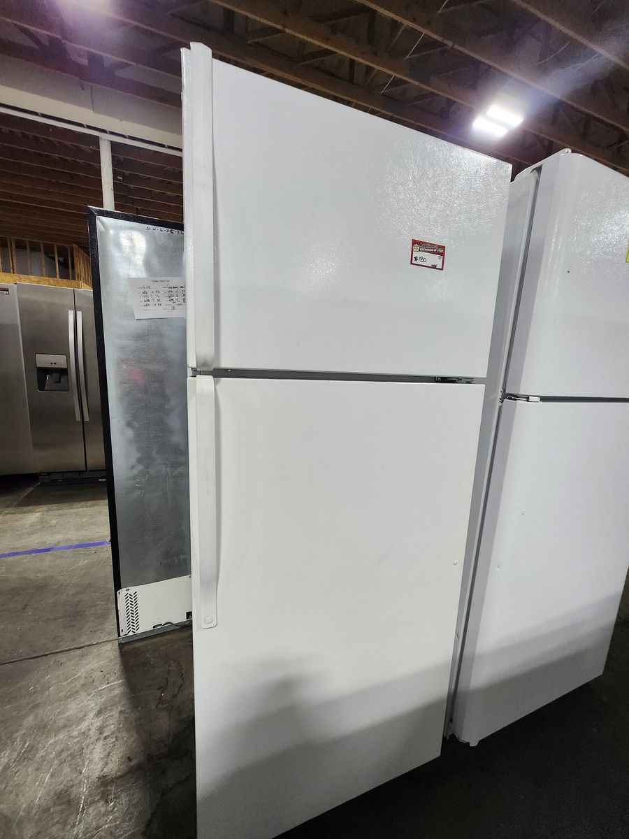 Roper White Top Freezer Refrigerator with Adjustable Shelves