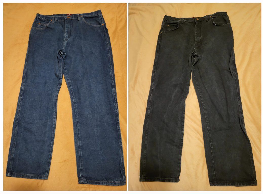 **2 PAIR MEN'S 38Wx32L WRANGLER JEANS**