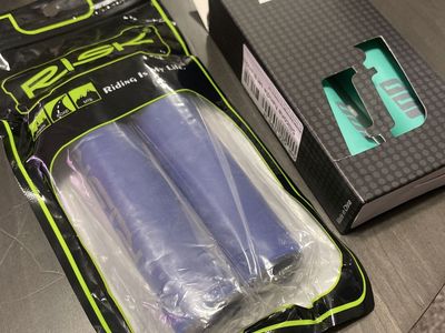 Mtn Bike Grips - silicone, soft, light, 2 pairs together