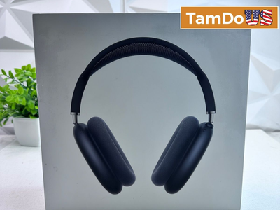 Apple AirPods Max (USB‑C) with Smart Case, Midnight - A3184