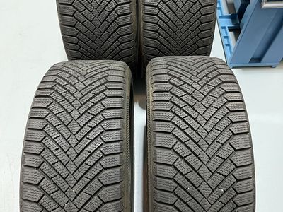 Continental VikingContact 8 Winter Tires – Staggered Set – Excellent Condition