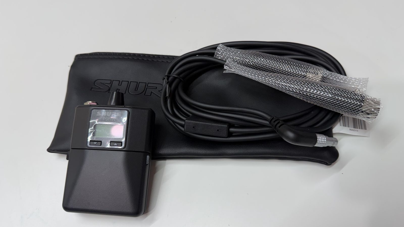 Shure P9HW Bodypack Receiver with Cable and Case