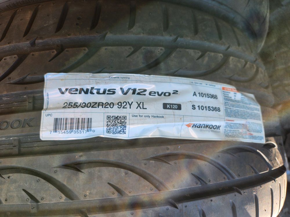 255/30r20 hankook ventus v12 evo 2