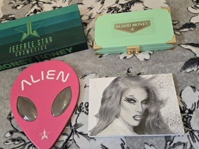 Jeffree Star Makeup Palette including the Alien Palette Discontinued