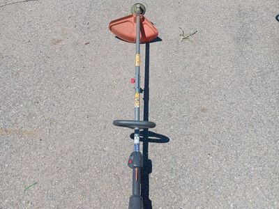 Husqvarna 128LD Gas String Trimmer Weed Wacker weed eater - Used, Good Condition