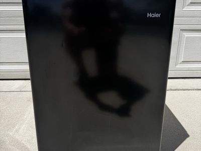 Haier HC27SG42RB 2.7 Cu. Ft. Compact Mini Fridge Black Household Refrigerator