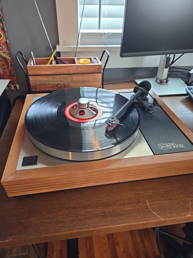 Linn Sondek LP12 Turntable with Linn Akito Tonearm