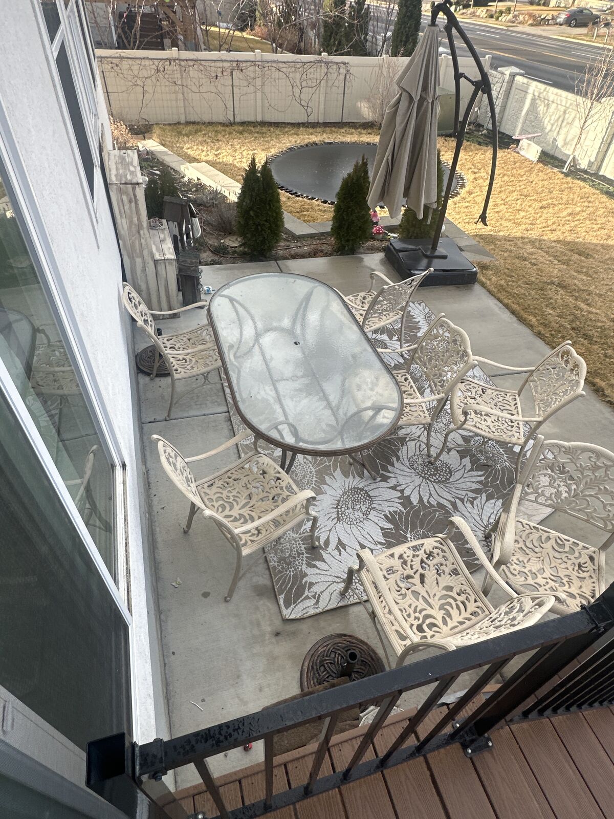 Pario Table With 8 Chairs