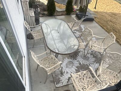 Pario Table With 8 Chairs