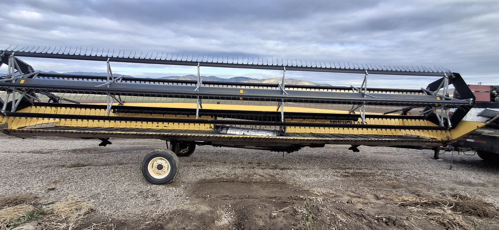 HoneyBee 94c 30 ft Combine Header