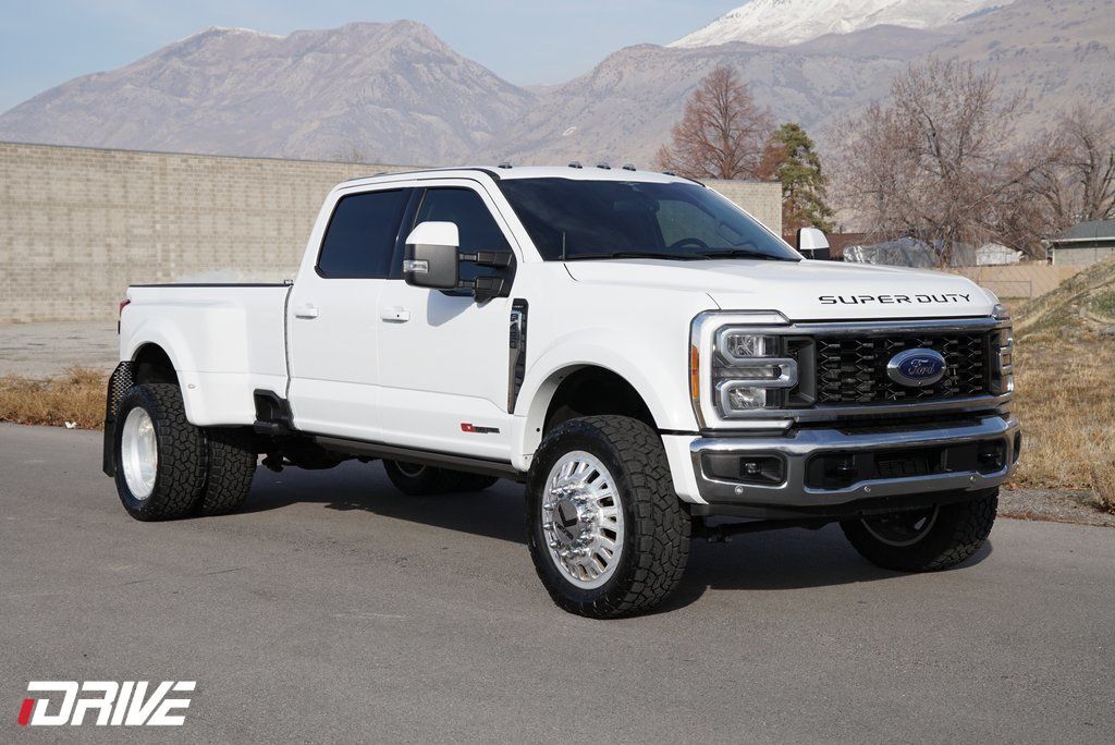 2023 Ford F-450 Super Duty Lariat
