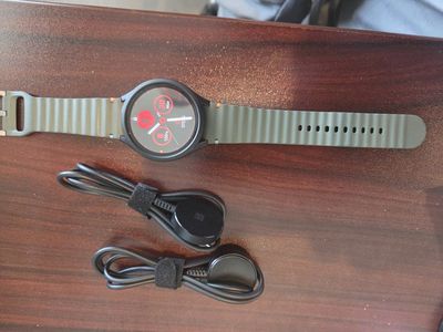 Samsung Galaxy watch 7 44mm w/ two fast chargers