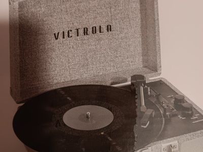 Victrola The Journey Signature 3-Speed Suitcase Turntable - Grey