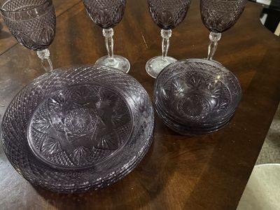 Purple amethyst dish set with wine glasses