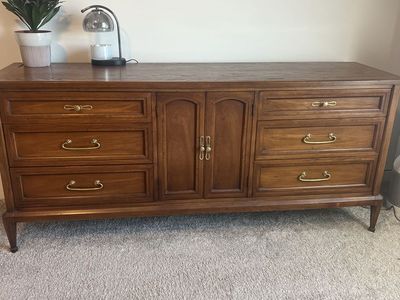 7 drawer dresser. Solid wood!