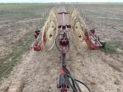 Tonutti V12 Hay Rake (Field Ready)
