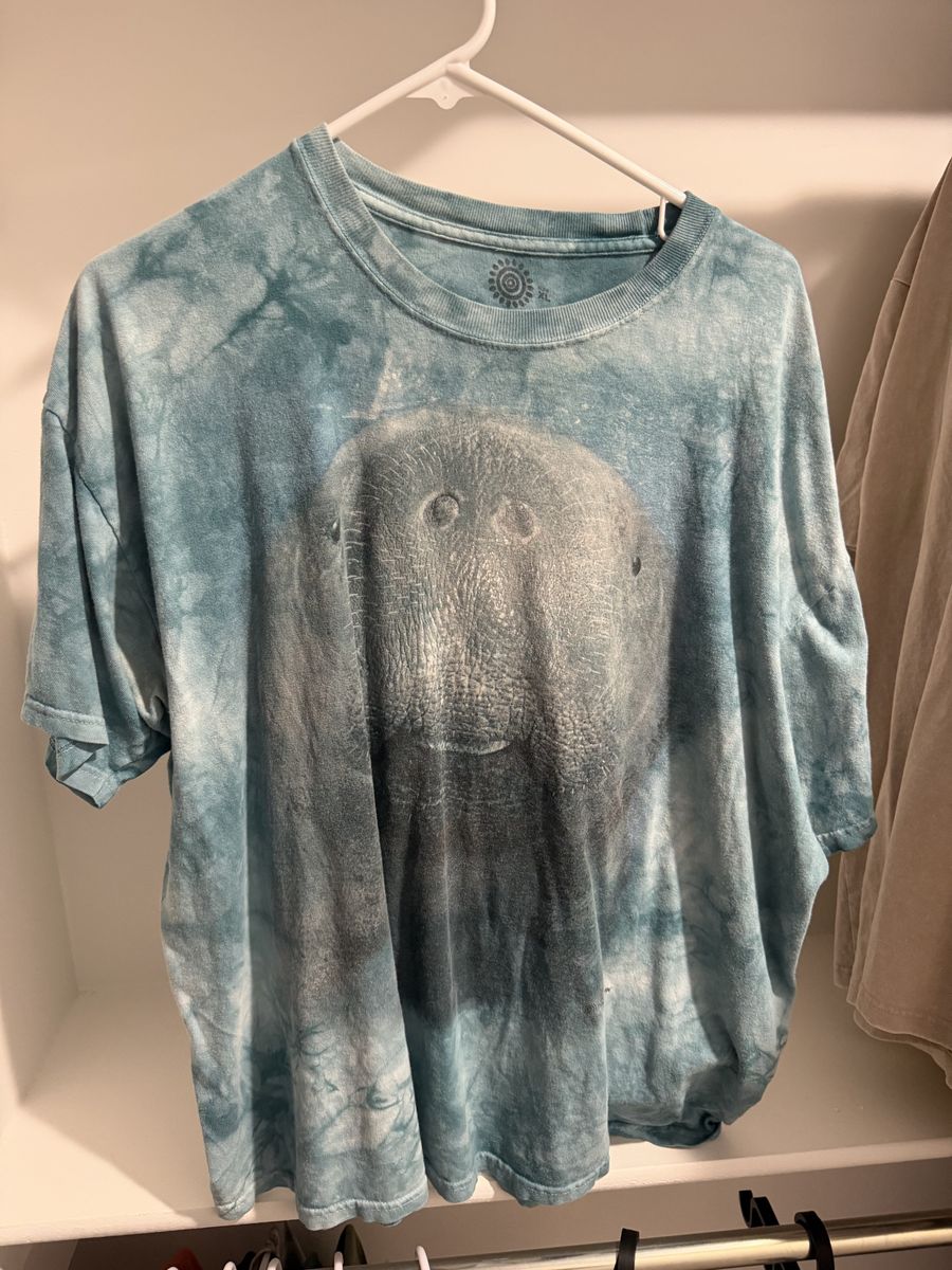 Men’s XL shirt