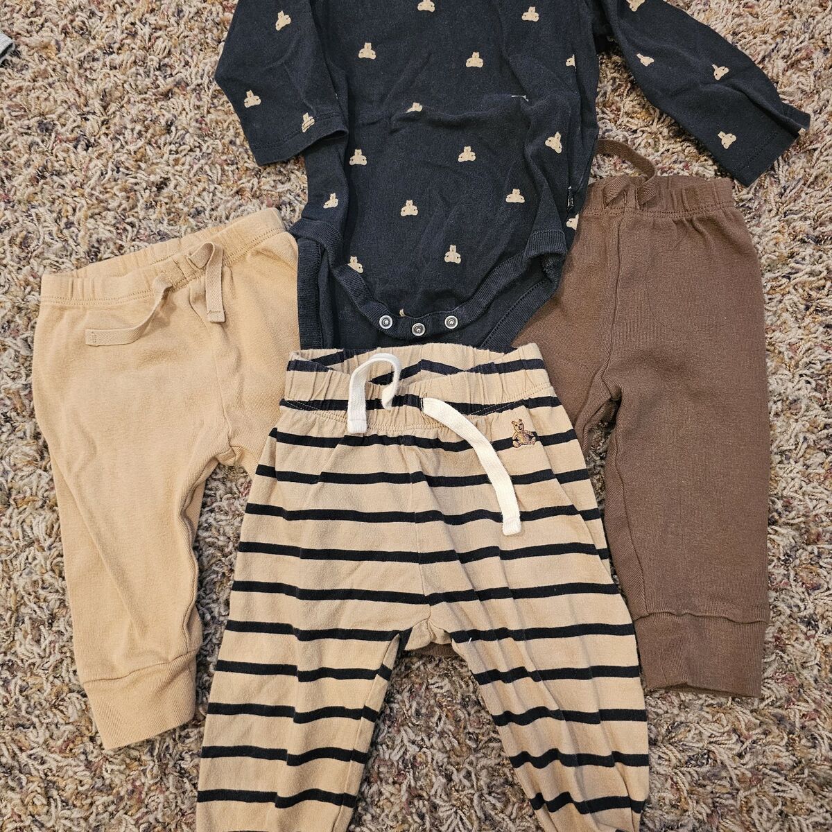 Baby Gap baby clothing set 6-12 mo