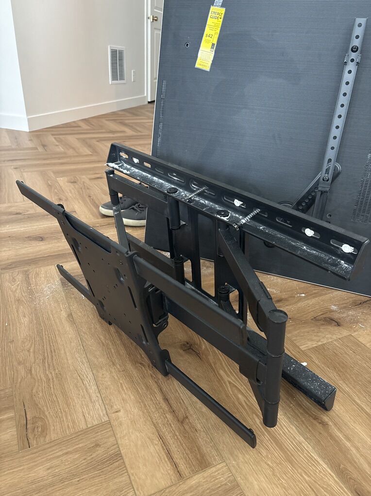 Articualting TV Wall Mount