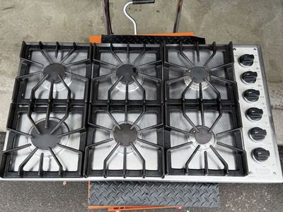 Viking Professional 36 6-Burner Cooktop