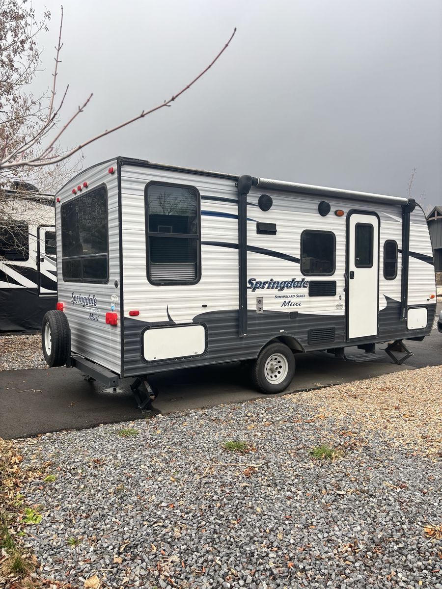 2016 Keystone Camper